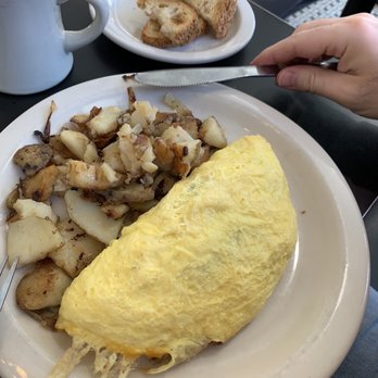 Bob's Diner - Western omelet - American Near Me - Manchester Center, Vermont