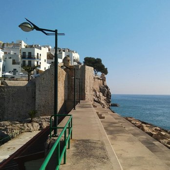 Castillo del Papa Luna - Along the jetty - Landmarks & Historical Buildings Near Me - Peñiscola, CS Castillo del Papa Luna - Along the jetty - Landmarks & Historical Buildings Near Me - Peñiscola, CS