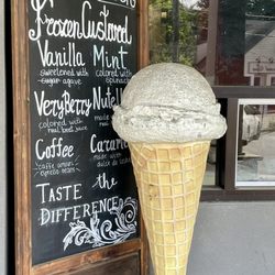 Kiln & Custard - Outside / Exterior of shop advertising HOMEMADE FROZEN CUSTARD flavors YUMMM - more flavors offered - see my other pics