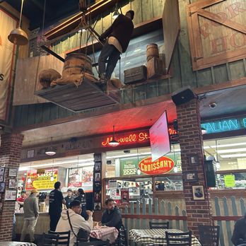 Portillo's & Barnelli's Chicago - Inside the restaurant - Hot Dogs Near Me - Chicago, Illinois