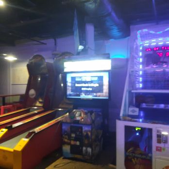 BunSlut - Arcade next to bun slut stall - Burgers Near Me - Houston, Texas