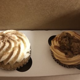 two cupcakes in a box two cupcakes in a box