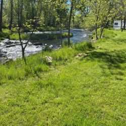 Spearfish City Campgrounds - Creek along the primitive camp sites