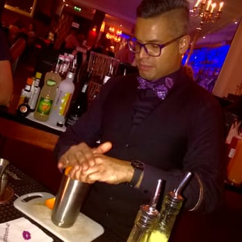 10 Fleet Street Restaurant & Bar - The bartender - Bars Near Me - Dublin, D 10 Fleet Street Restaurant & Bar - The bartender - Bars Near Me - Dublin, D