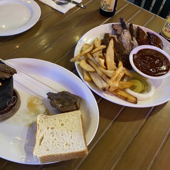 T-Bone Tom's - Two meat platter - Barbeque Near Me - Kemah, Texas
