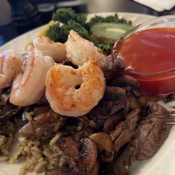 The Cat's Meow - Beet tips and Tenderloin Tips, Shrimp & Mushrooms - Bars Near Me - Manheim, Pennsylvania