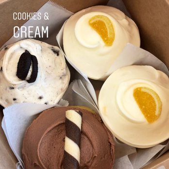 Frosted Cupcakery - Bakeries Near Me - Long Beach, California
