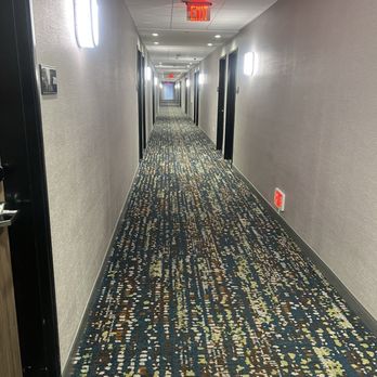 Hampton Inn Needles - Hallway on 2nd floor - Hotels Near Me - Needles, California
