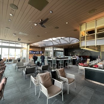 Delta Sky Club - Sun atrium with bar - Airport Lounges Near Me - Saint Paul, Minnesota Delta Sky Club - Sun atrium with bar - Airport Lounges Near Me - Saint Paul, Minnesota