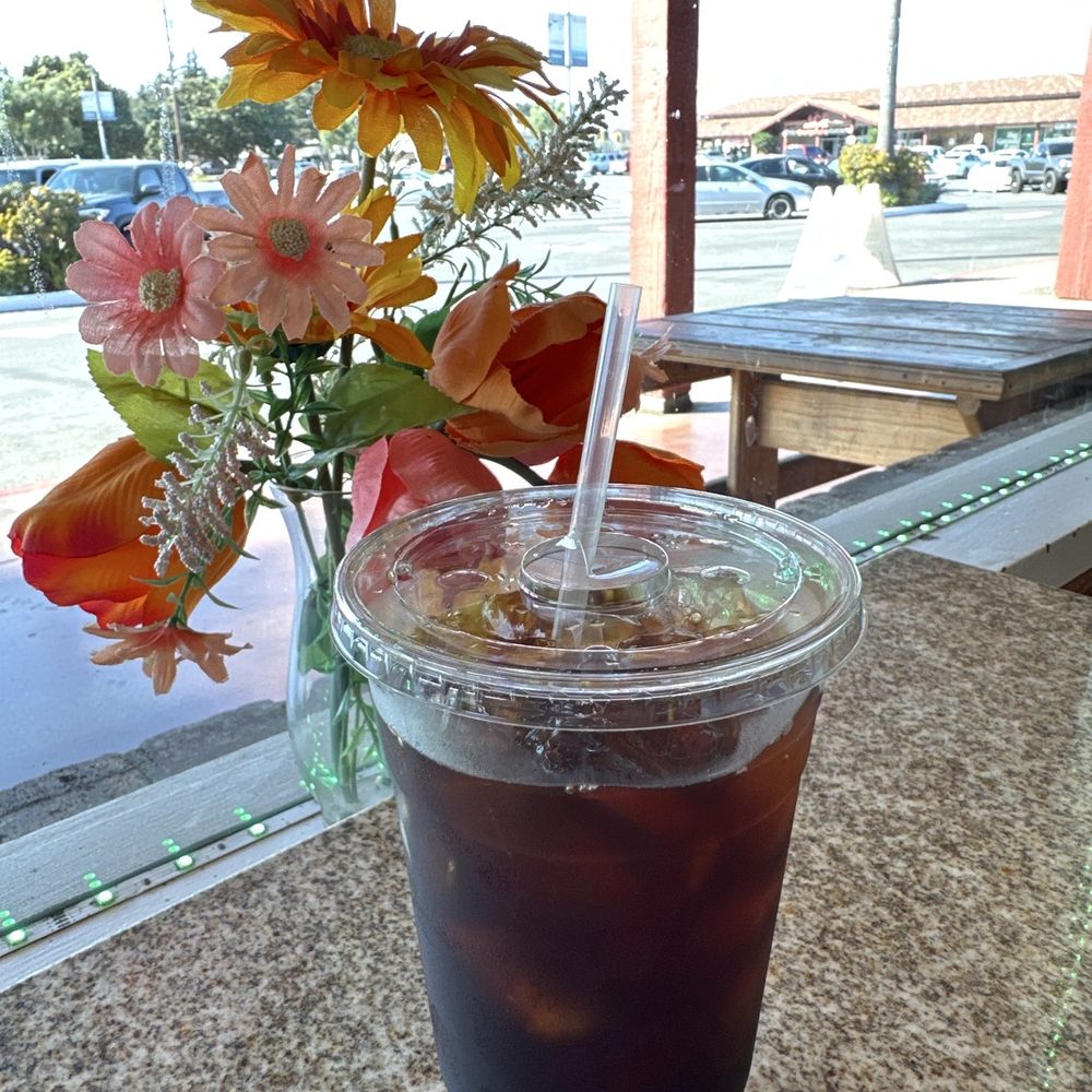 Iced pour over. Was 1.00 today's special.  What a surprise!   On a 91 degree day.   Wow.  Mahalo.