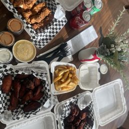 Chicken wings ,tenders, fries, Mac n cheese delicious Chicken wings ,tenders, fries, Mac n cheese delicious