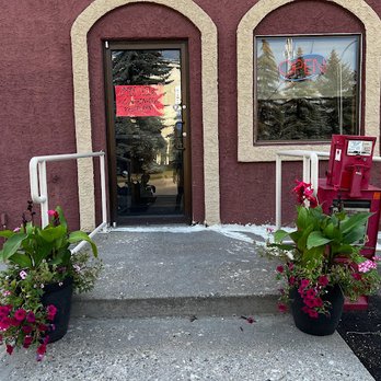 Mountain View Family Restaurant - the entrance to the restaurant - Canadian (New) Near Me - Innisfail, Alberta Mountain View Family Restaurant - the entrance to the restaurant - Canadian (New) Near Me - Innisfail, Alberta