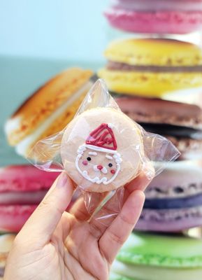 Sweet Box (Macarons, Dragon Beard Candy) by null