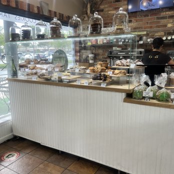 JW Pastry - Now this is a good bakery. Flavor of pastries are magnificent! - Bakeries Near Me - Davie, Florida JW Pastry - Now this is a good bakery. Flavor of pastries are magnificent! - Bakeries Near Me - Davie, Florida