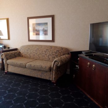 The Drake - Sitting area in the Deluxe Room - Hotels Near Me - Chicago, Illinois The Drake - Sitting area in the Deluxe Room - Hotels Near Me - Chicago, Illinois