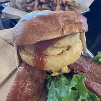 Hen & Heifer - The Roy Boy - American Near Me - Pomona, California