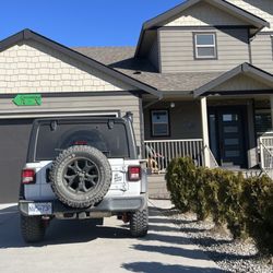 Danielle's Paw Spa - Danielle's Grooming Shop in her home