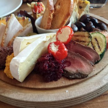 Poppies - Fod plate - Wineries Near Me - Martinborough, WGN