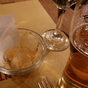 Cantina e Cucina - beer and wine with free chips - Cafeteria Near Me - Rome, RM