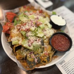 Old School Bar & Grill - Nachos