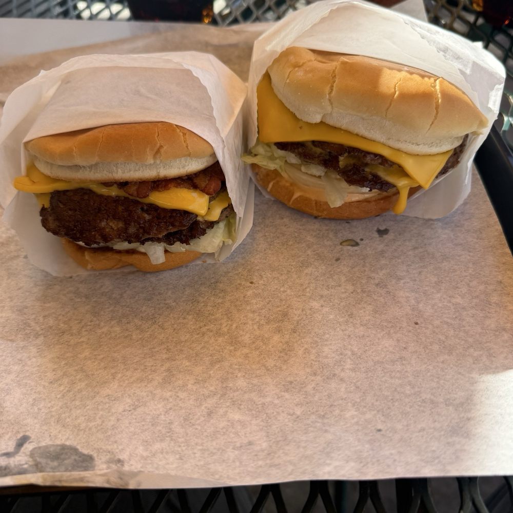Willie's Burgers - Double cheeseburgers - Burgers Near Me - Sacramento, California Willie's Burgers - Double cheeseburgers - Burgers Near Me - Sacramento, California