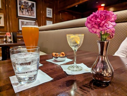 Thoroughbred Club by null