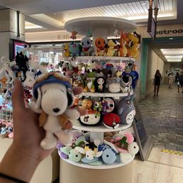 a snoopy keychain a snoopy keychain