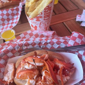 Claws - Lobster Rolls with Butter - Seafood Near Me - Rockland, Maine