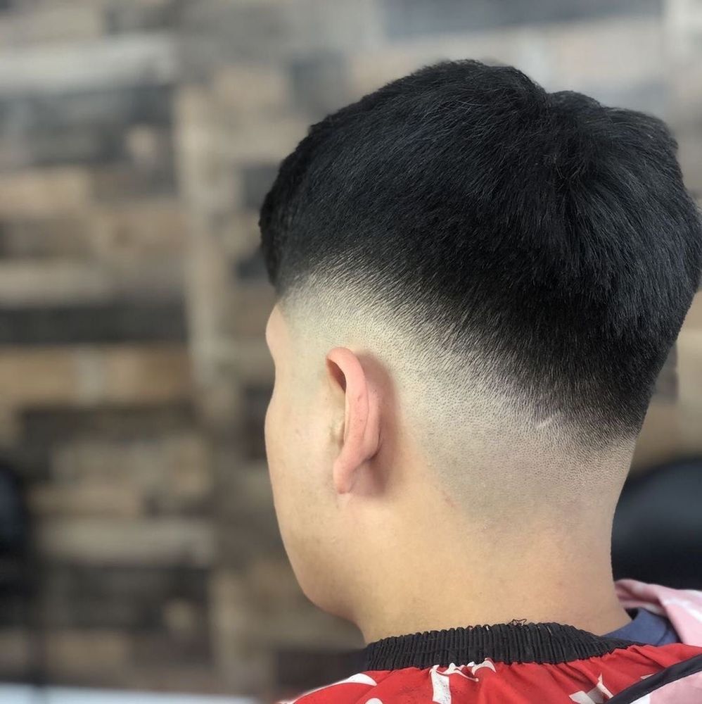 Legendary Barbershop LA Logo