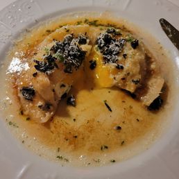 egg yolk raviolo