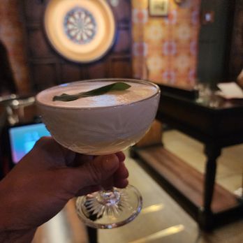 Flight Club Chicago - Cocktail Bars Near Me - Chicago, Illinois