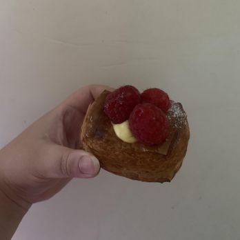 Paris Baguette - Raspberry Tart Bite - Bakeries Near Me - Quincy, Massachusetts Paris Baguette - Raspberry Tart Bite - Bakeries Near Me - Quincy, Massachusetts