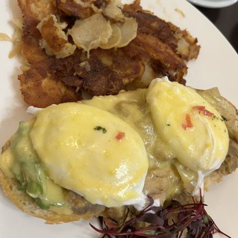Lady C’s - Chicken curry Benedict - Breakfast & Brunch Near Me - Tarzana, California