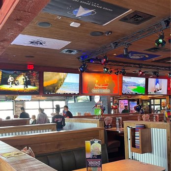 Bubba's 33 - More insode - Sports Bars Near Me - Tampa, Florida