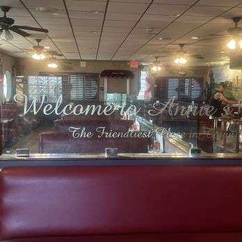 Annie's Cafe - Temecula - Breakfast & Brunch Near Me - Temecula, California
