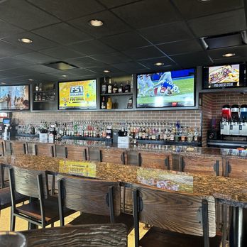 Volker's Eatery+Pub - Bar - Pubs Near Me - Sedalia, Missouri