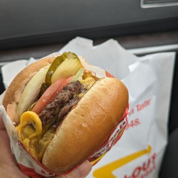In-N-Out Burger - Inside a burger - Burgers Near Me - Woodland, California In-N-Out Burger - Inside a burger - Burgers Near Me - Woodland, California