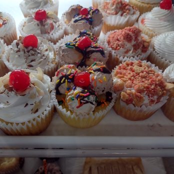 Dee's Country Cafe - display of cupcakes - Cafes Near Me - Imlay City, Michigan Dee's Country Cafe - display of cupcakes - Cafes Near Me - Imlay City, Michigan
