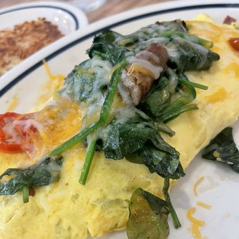 IHOP - Omelette, ham tomatoes, spinach - Breakfast & Brunch Near Me - Mililani, Hawaii IHOP - Omelette, ham tomatoes, spinach - Breakfast & Brunch Near Me - Mililani, Hawaii
