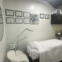 Pine Barbershop & Beauty Lounge