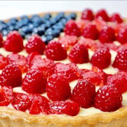 Honey Punch Bakes - American Flag Fruit Tart for 4th of July
