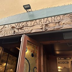 Il Vegetariano - Store Front