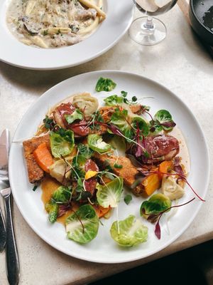 Les Cavistes | Bistro Bar à vin Boutique by null