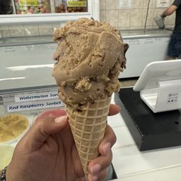 Single scoop- dairy free Coffee Almond Fudge Single scoop- dairy free Coffee Almond Fudge
