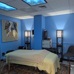 Falcon Health and Wellness - Fletcher Clinic Main Treatment Room.