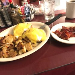 Whitehouse Restaurant and Bar - Eggs Madison & Home Fries with side of Oscar's bacon