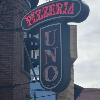 Pizzeria Uno - Outside - Pizza Near Me - Chicago, Illinois Pizzeria Uno - Outside - Pizza Near Me - Chicago, Illinois