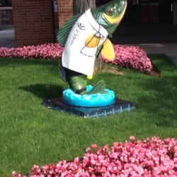 Corewell Health Beaumont - Love this statue.
