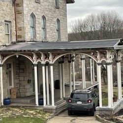 Irvin Manor