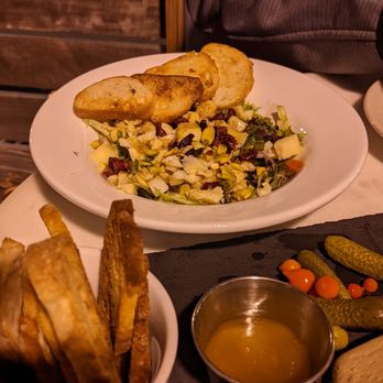 Sasha's - Greek salad - Wine Bars Near Me - Saint Louis, Missouri